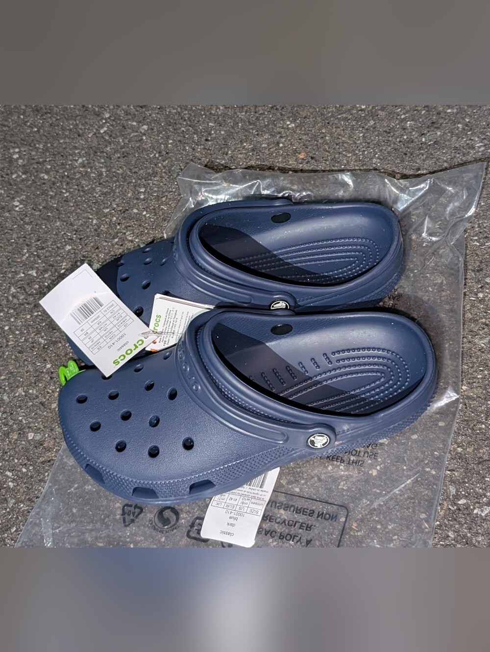 CROCS Unisex Classic Clog in Dark Blue
